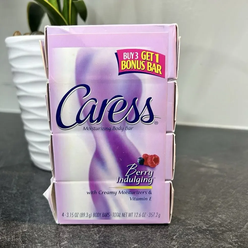 4- Caress Berry Indulging Creamy‎ Moisturizers & Vitamin E Body Bar Soap
